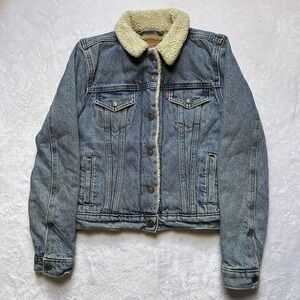 Levi's Strauss Sherpa Trucker Jacket Women's XS Light Wash Denim Jean Fur Coat